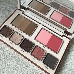Natasha Denona hyper natural face Palette with Blush and Eyeshadow